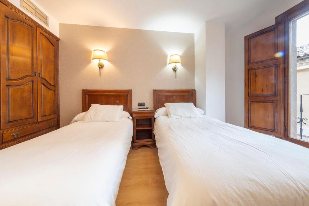 Hostal Sin Recep24H Puerta De La Villa - Pet Friendly & Restaurante อัลมาซัน ภายนอก รูปภาพ